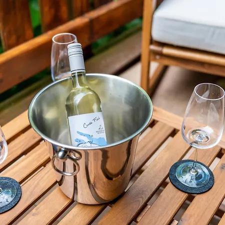 Enjoy Mal - アパート